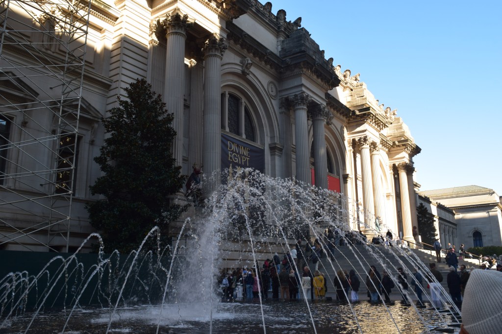 The Fifth Avenue entrance of the Metropolitan Museum of Art in Manhattan